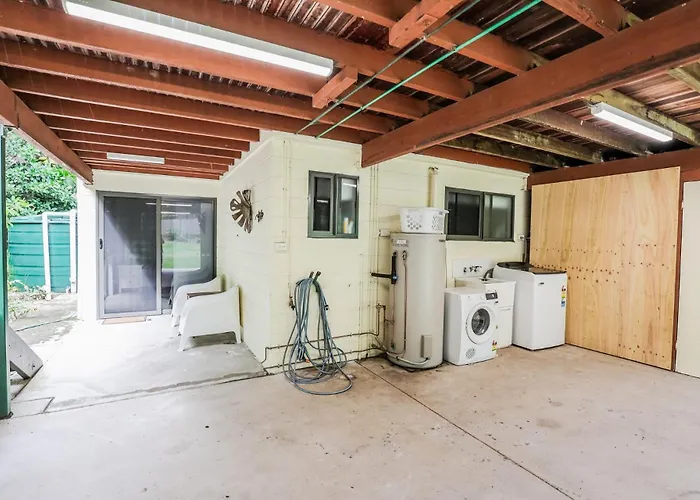 Merindah - Four-Bedroom Modern Pet-Friendly Home In Central Agnes Water