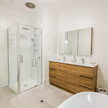 Merindah - Four-Bedroom Modern Pet-Friendly Home In Central Agnes Water Exterior photo